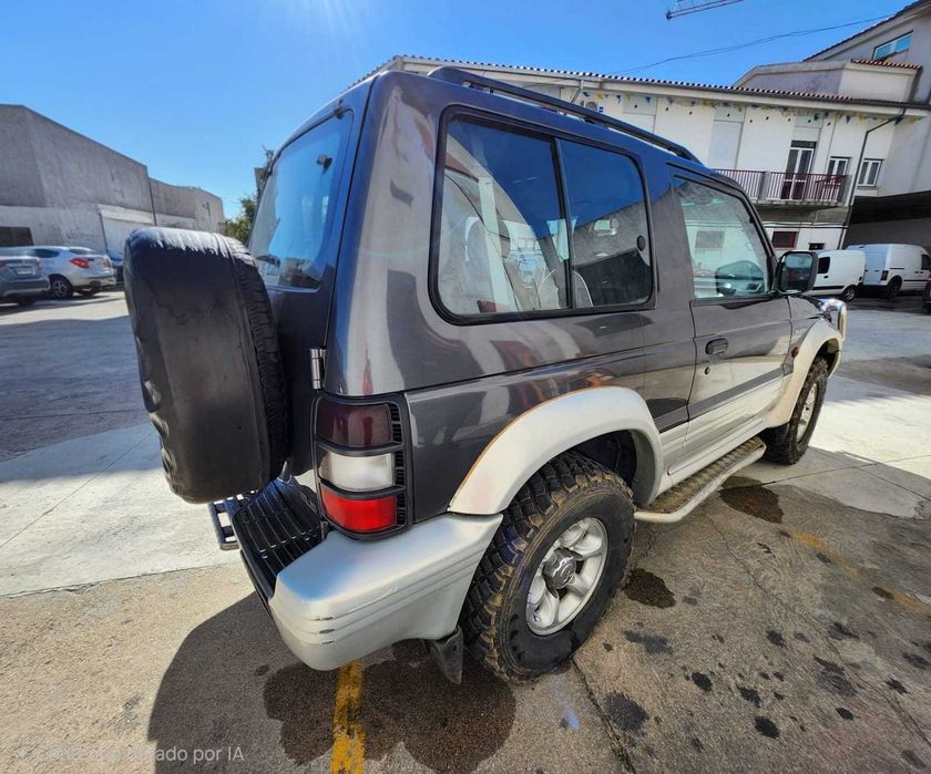 Mitsubishi Pajero 2.5 TD 99cv Super Select | Bloqueio Diferencial | 3 Portas | Metal Top | AC