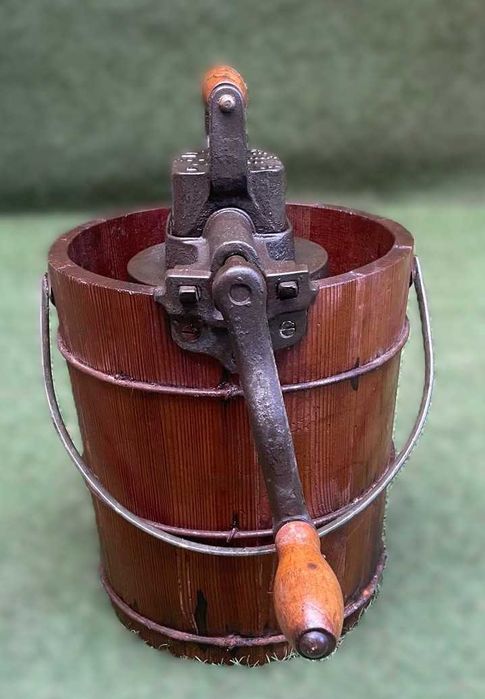 Máquina de bater gelados antiga da Husqvarna, balde dos gelados