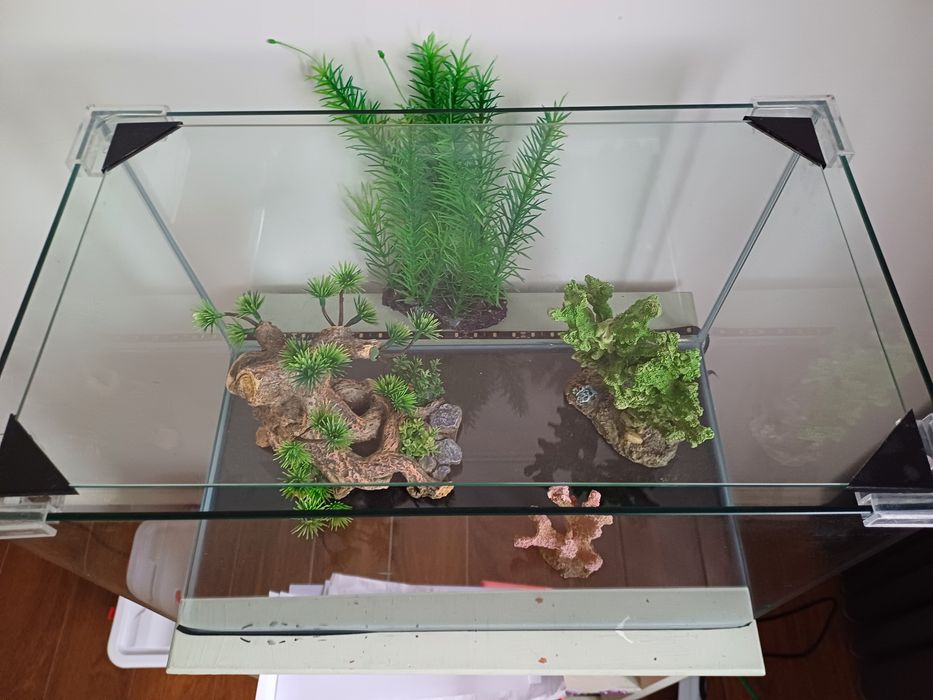 Aquário de peixes 42/25