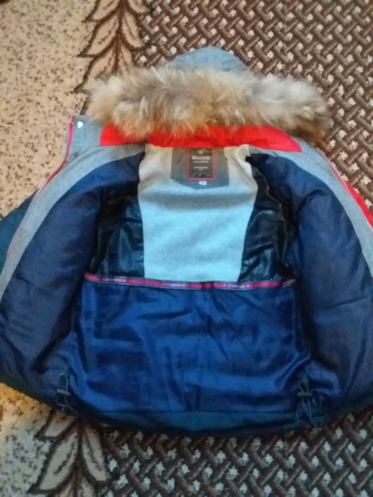 Продам зимову курточку для хлопчика.