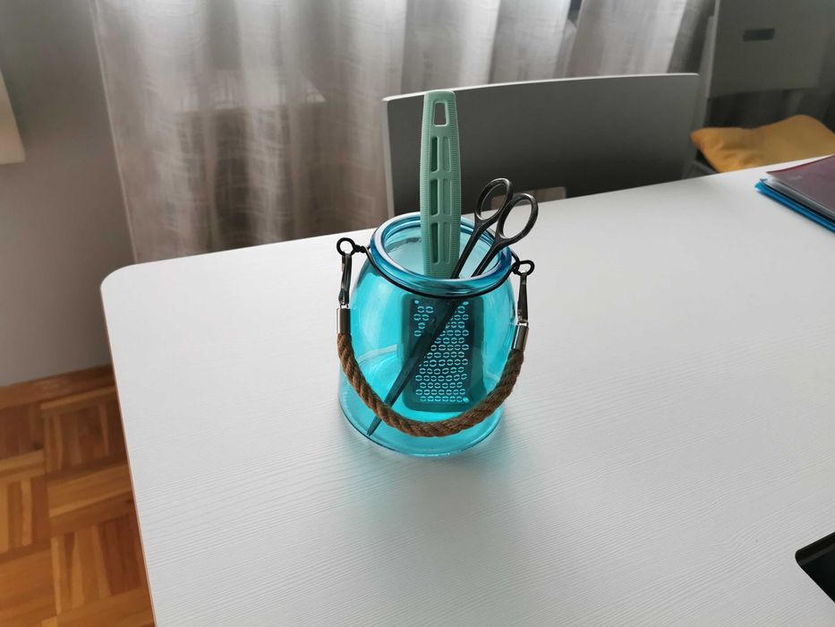 Kosmetyczne akcesoria pojemnik