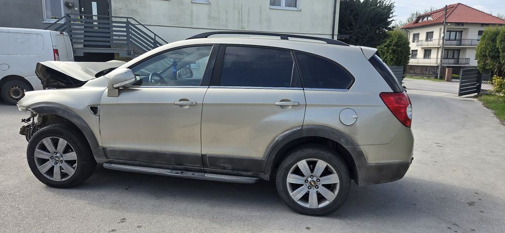 CHEVROLET CAPTIVA 55U słupek próg prawy lewy