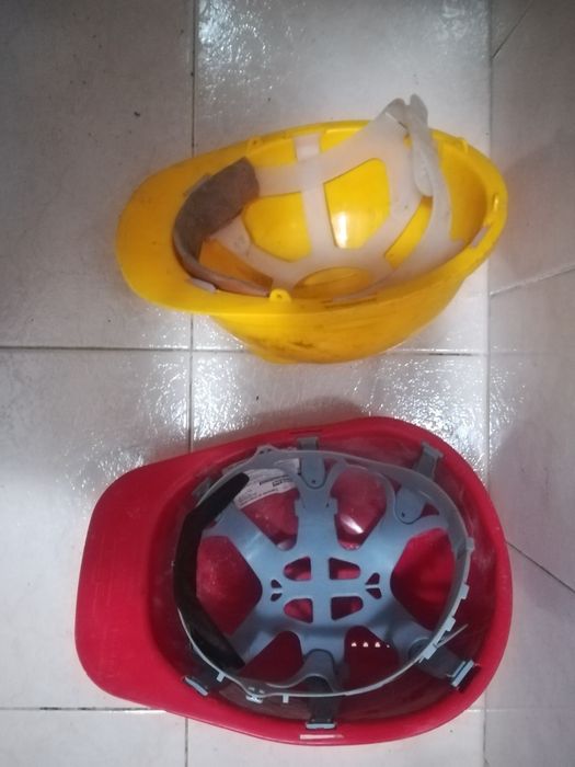2 Capacetes de Obra64740374518402122