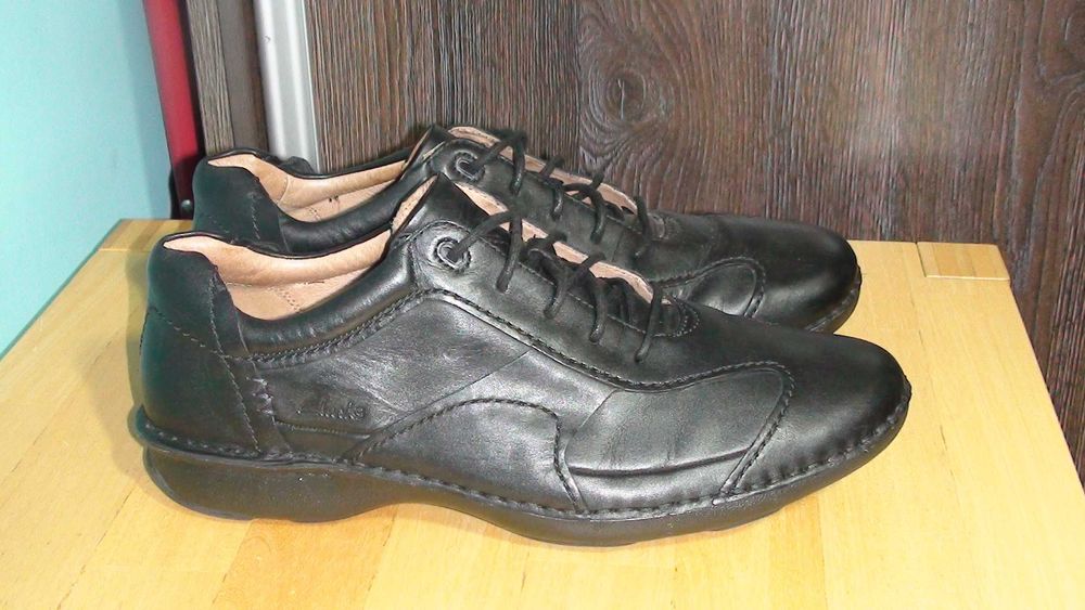 Clarks - шкіряні кросівки туфлі