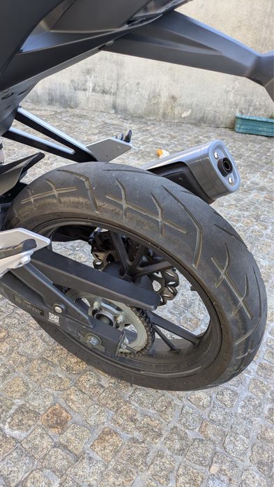 UM Xtreet 125 — 2024 | 9.000 km | Garantia até março de 2027