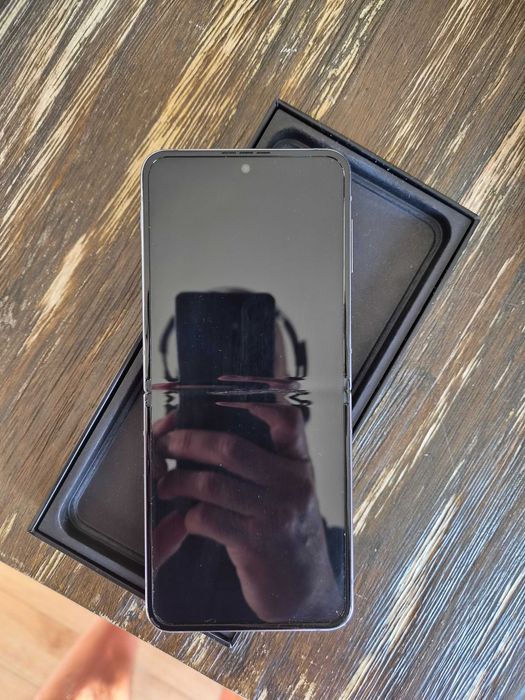 Samsung Galaxy Z Flip4