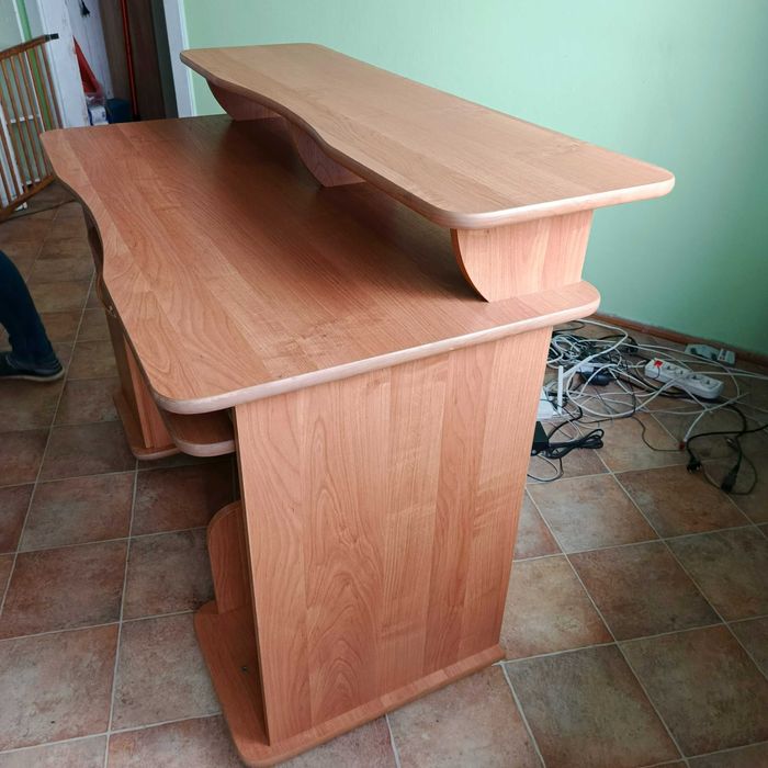 Biurko młodzieżowe