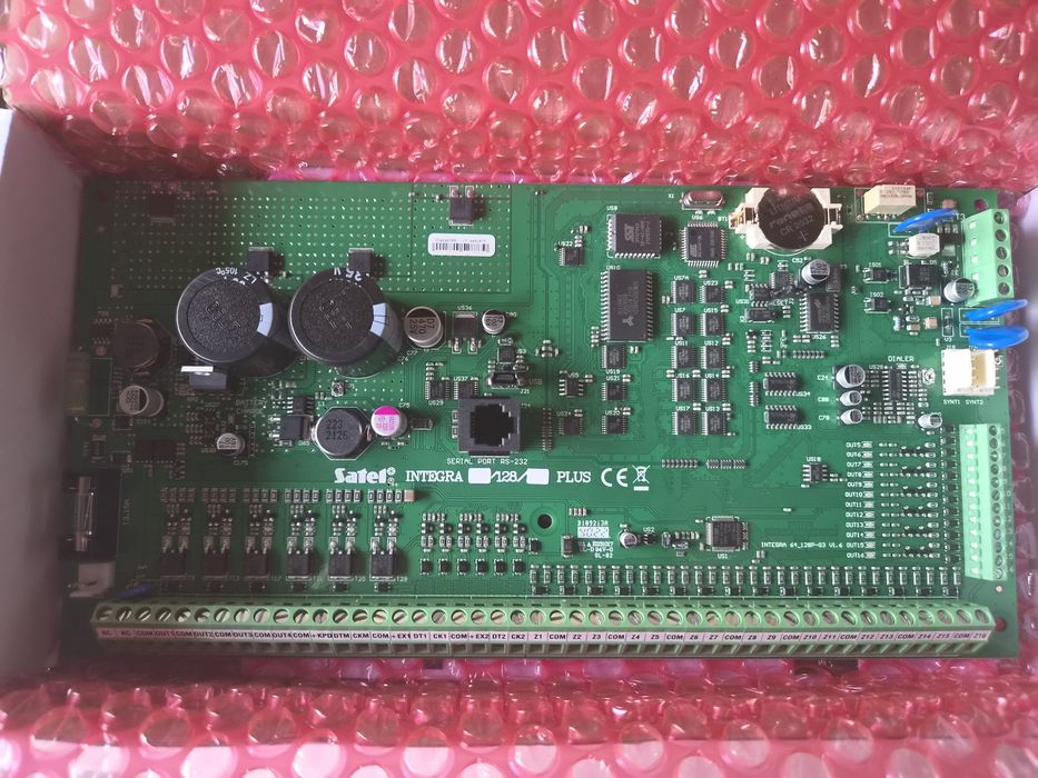 Satel Integra 128 Plus