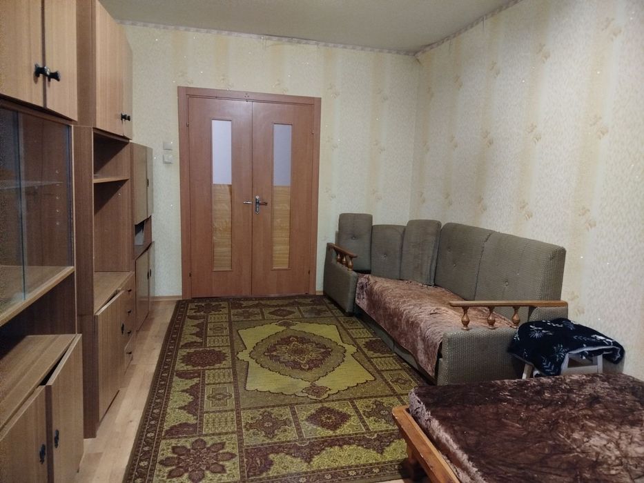 1-2людям комната подключ сбалконом на Осокорках безхозяев Набирайте ))