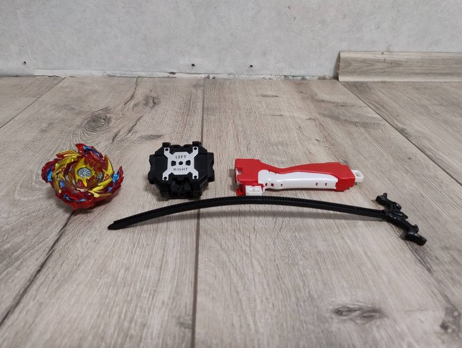 Пістолет, людина павук, Боб снейли, бейблейд, м'які іграшки