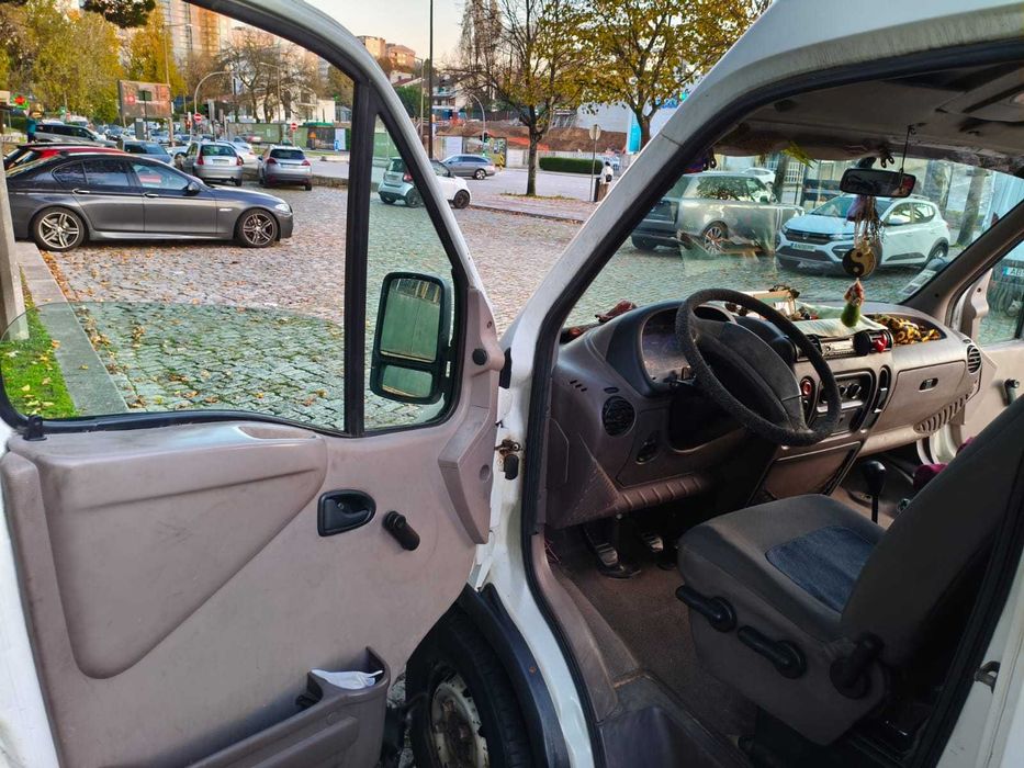 Vendo Campervan Renault Master legalizada espaço dormitório