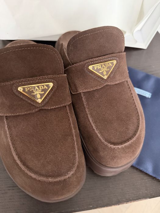 Prada chodaki klapki skórzane Brąz