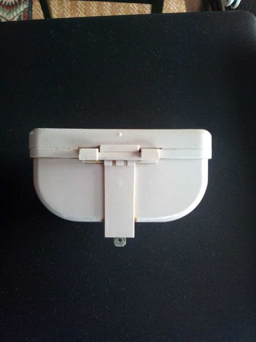 Caixa para pilhas de esquentador a gás