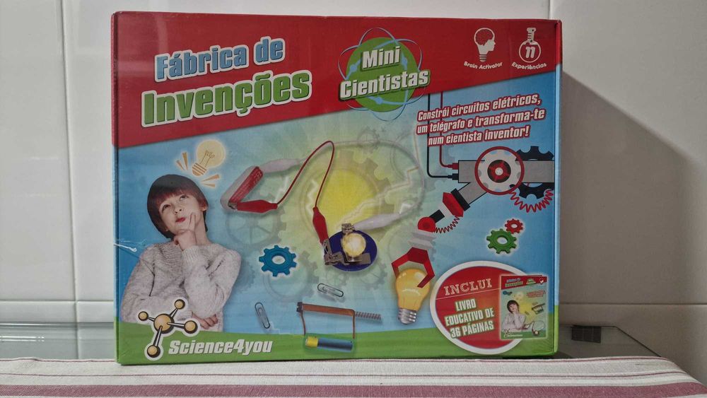 Brinquedos novos e embalados