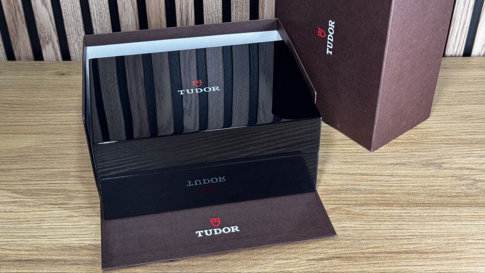 Caixa Tudor como nova