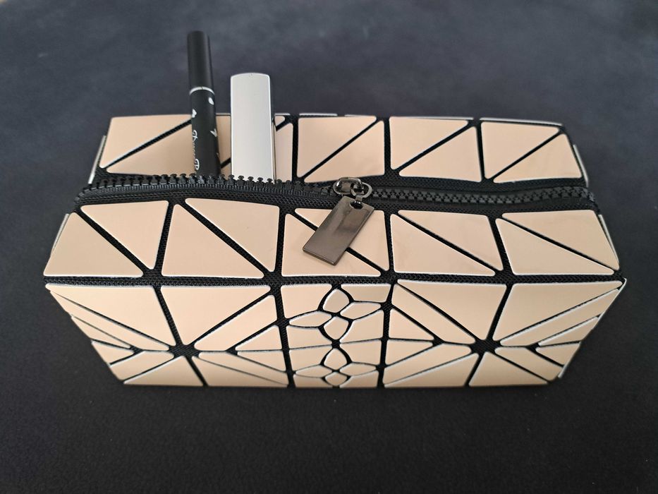 Oryginalna kosmetyczka duża geometryczna