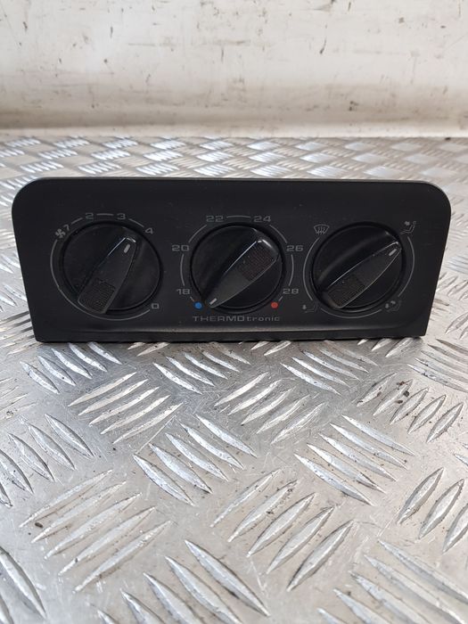 Panel Nawiewu Thermotronic 5Hb006463 Vw Vento 92R-