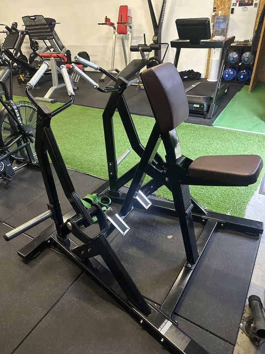 Remada isolateral musculação