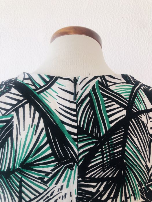 Vestido de verão padrão tropical