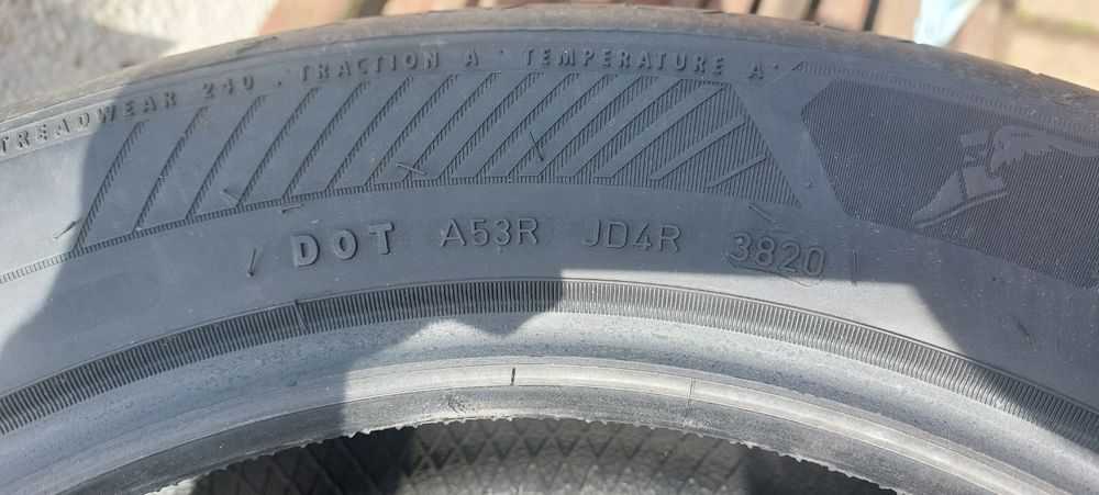 Продам шины 215/55/R17 98W GOODYEAR EfficientGrip Performance 2