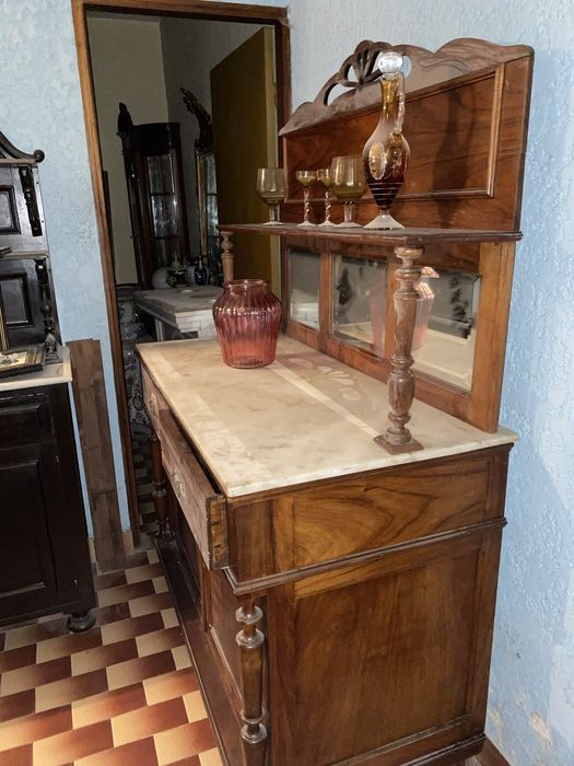 Louceiro em Madeira com Tampo em Mármore