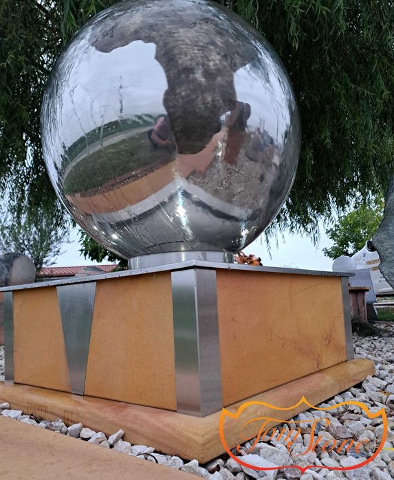 FONTANNA OGRODOWA Fontanna tarasowa Kula ze stali nierdzewnej GLOBUS