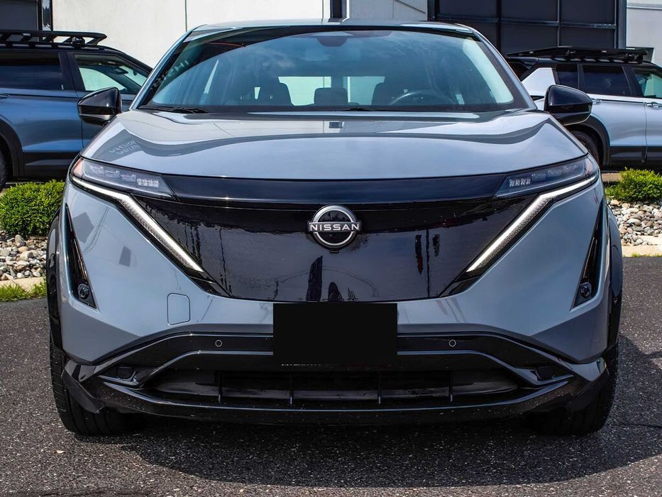 Nissan Ariya      2023