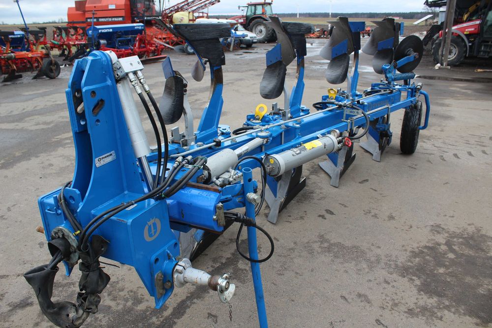 Pług Overum CX 4 skibowy vario  obrotowy kuhn kverneland