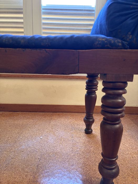 Divan vintage em tecido azul