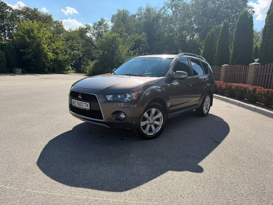Mitsubishi Outlander XL