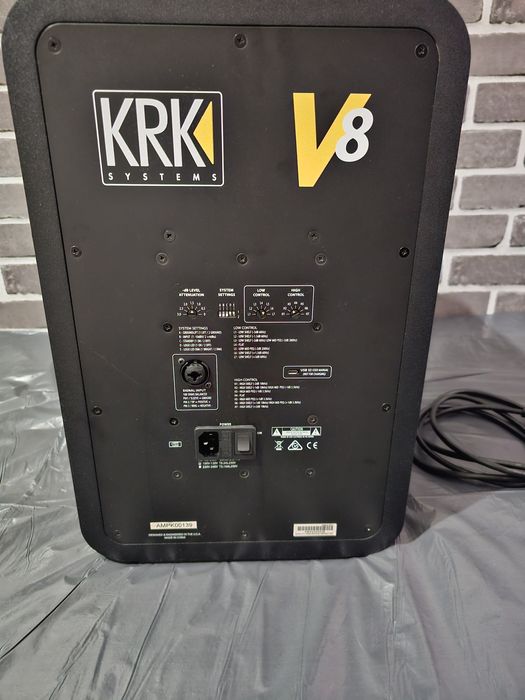 Студійний  монітор KRK V8