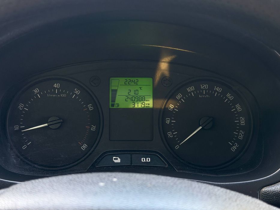 SKODA FABIA 1.4 16v benz 2011
