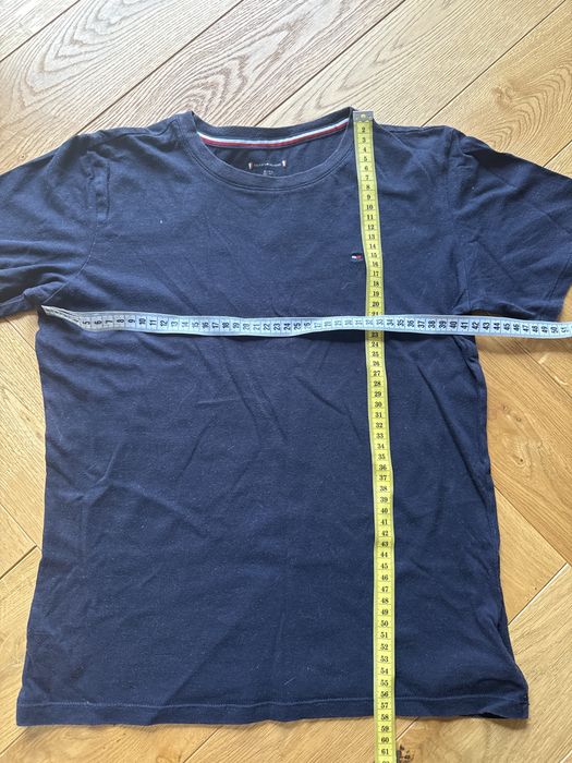 T shirt Tommy hilfiger , Guess