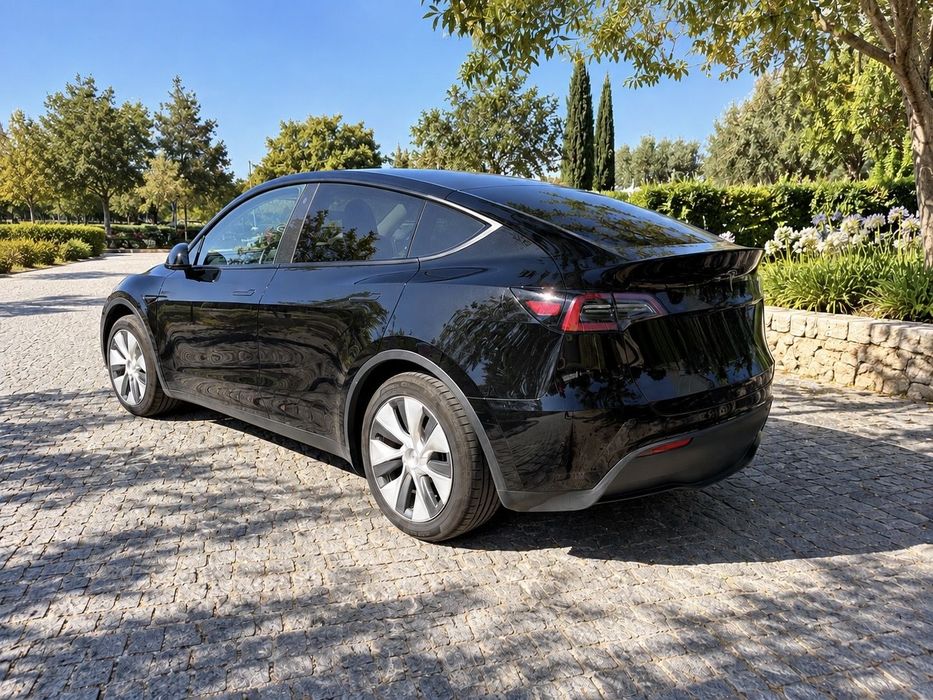 Tesla Model Y Tração Traseira foto 5