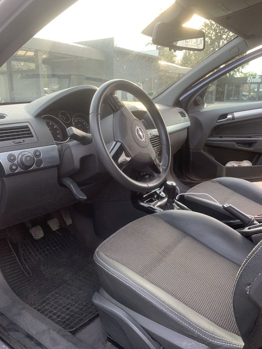 Opel Astra H 2009 года
