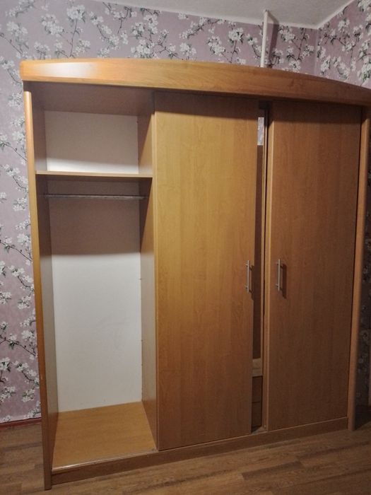 Платтяна шафа Шафа для одягу