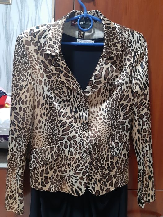 Атласний піджачок