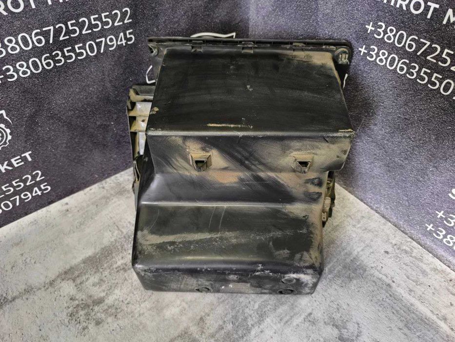 Бардачок речовий ящик з відсіком Opel Vectra A90269757  1988-1995