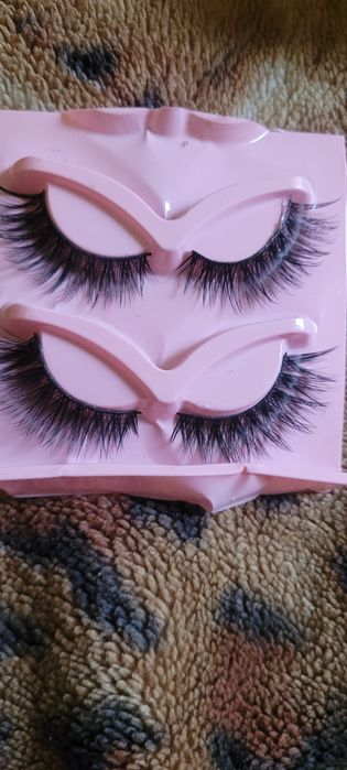 Накладні вії   .