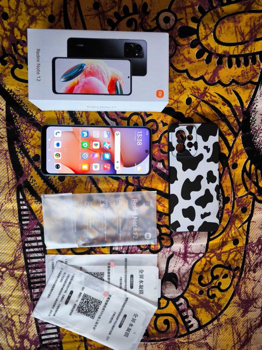 Смартфон Xiaomi Redmi Note 12 4G 8/256 идеальное состояние