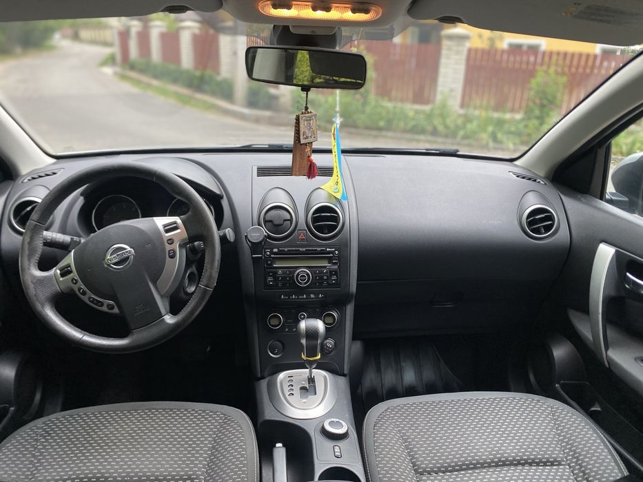 Nissan Qashqai 2.0 дизель АВТОМАТ