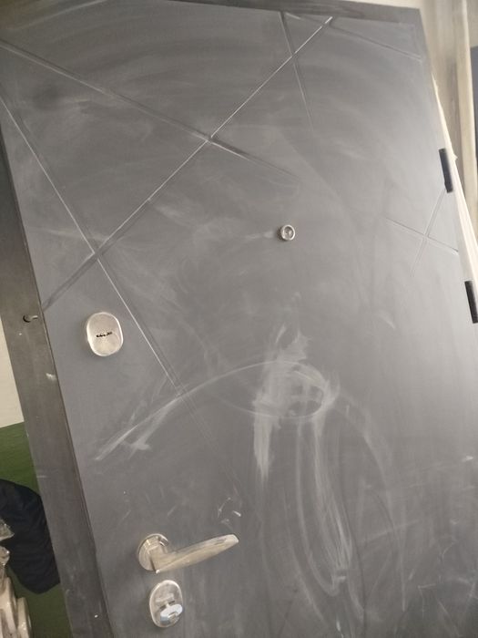 Двері вхідні броньовані дверь