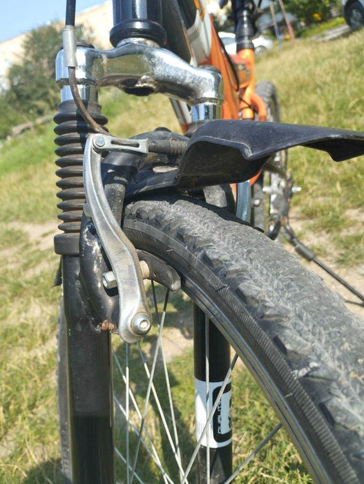 Велосипед б/у з 24 колесами і 21 швидкістю.