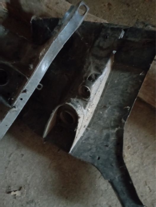 Лонжерони передні пара (правий і лівий) 03-06 і лівий модель 01