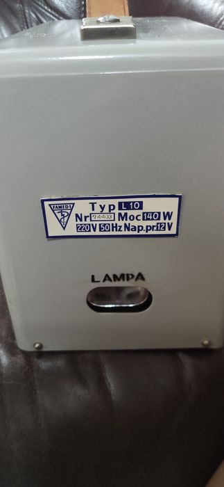 Lampa operacyjno zabiegowa Famed