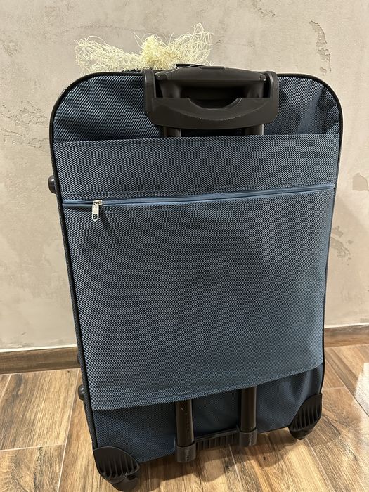 Duża, miękka walizka, kółka obrotowe 360 stopnii