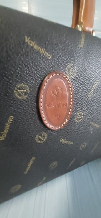 Valentino - kuferek + kosmetyczka - super stan