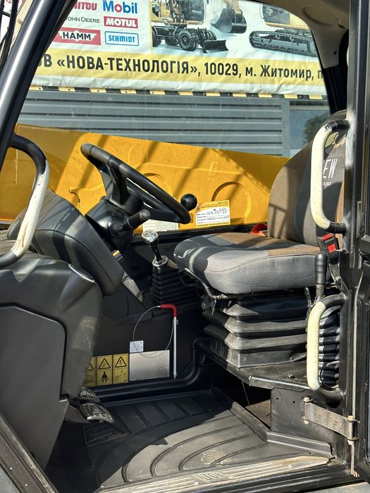 Телескопический погрузчик JCB