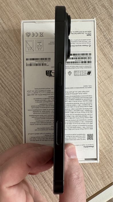 Продам iPhone 16Pro, Black Titanium, 1TB