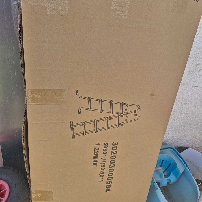 Escada para Piscina Bestway 1,22M nova